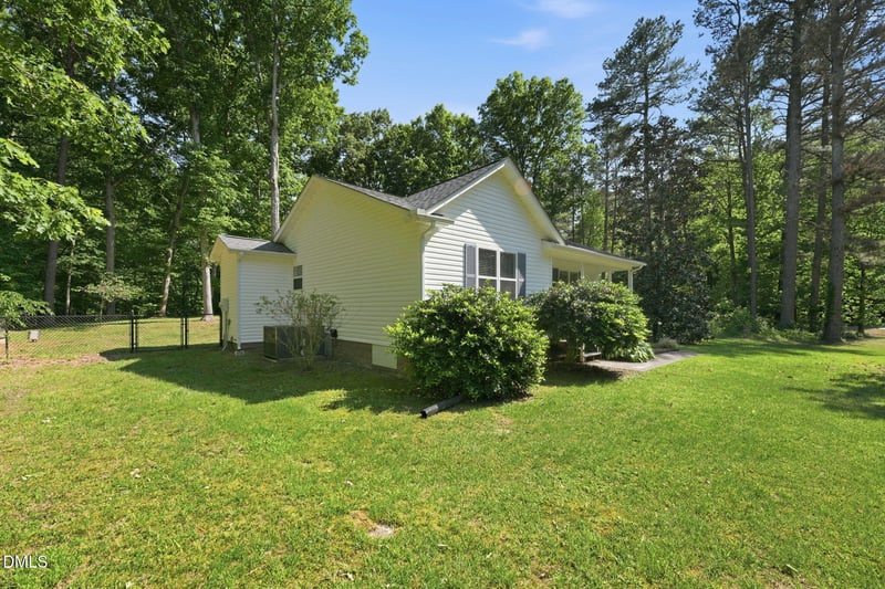 2802 Oak Pointe Ln, Mebane, NC 27302