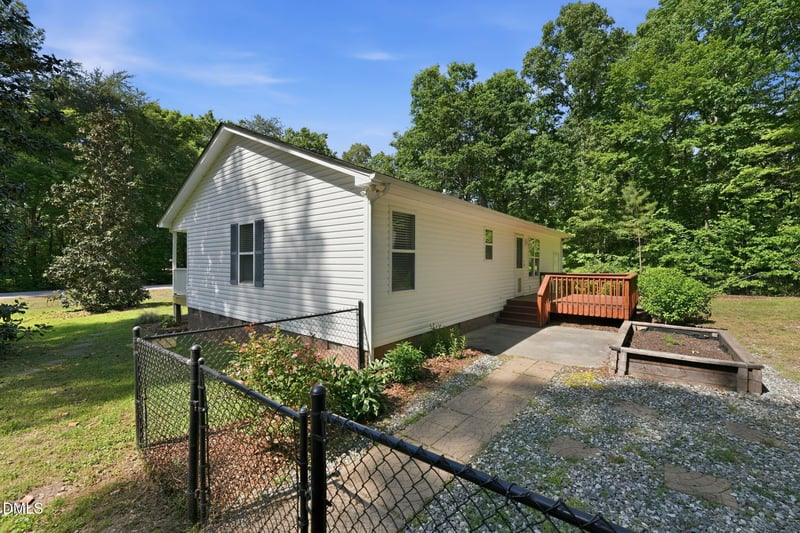 2802 Oak Pointe Ln, Mebane, NC 27302