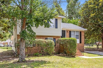 2803 Shade Tree Dr, Fayetteville, NC 28306