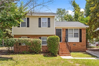 2803 Shade Tree Dr, Fayetteville, NC 28306