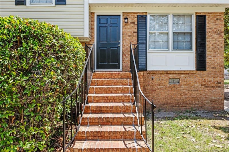 2803 Shade Tree Dr, Fayetteville, NC 28306