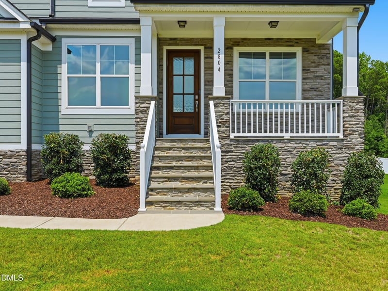 2804 Arrowsmith Dr, Fuquay Varina, NC 27526