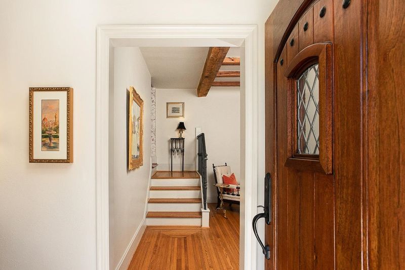 2804 Chelsea Cir, Durham, NC 27707