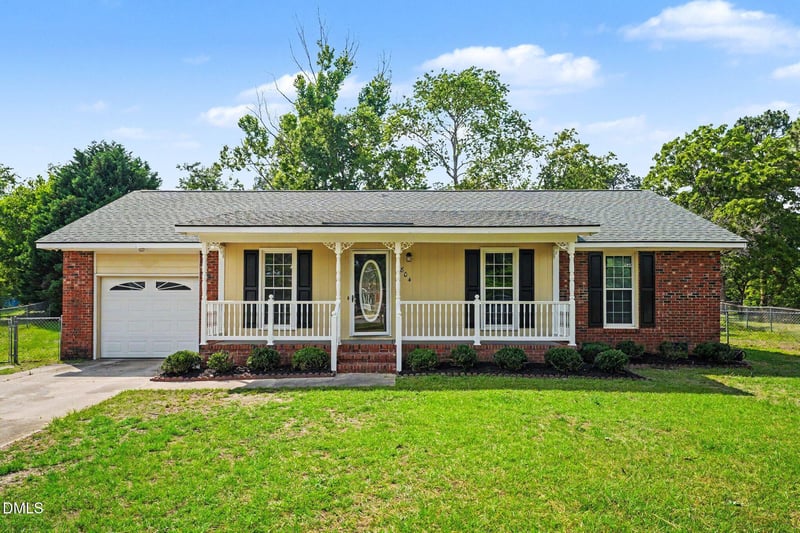 2804 Empire Ct, Fayetteville, NC 28306