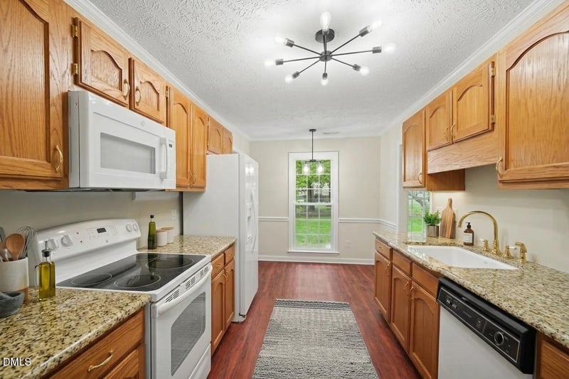 2804 Empire Ct, Fayetteville, NC 28306