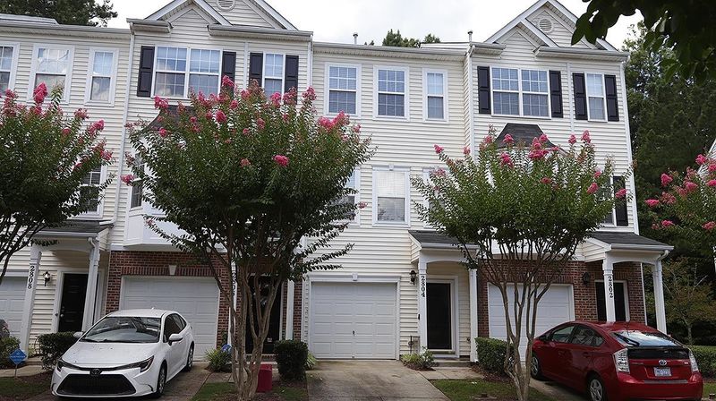 2804 Wyntercrest Ln, Durham, NC 27713