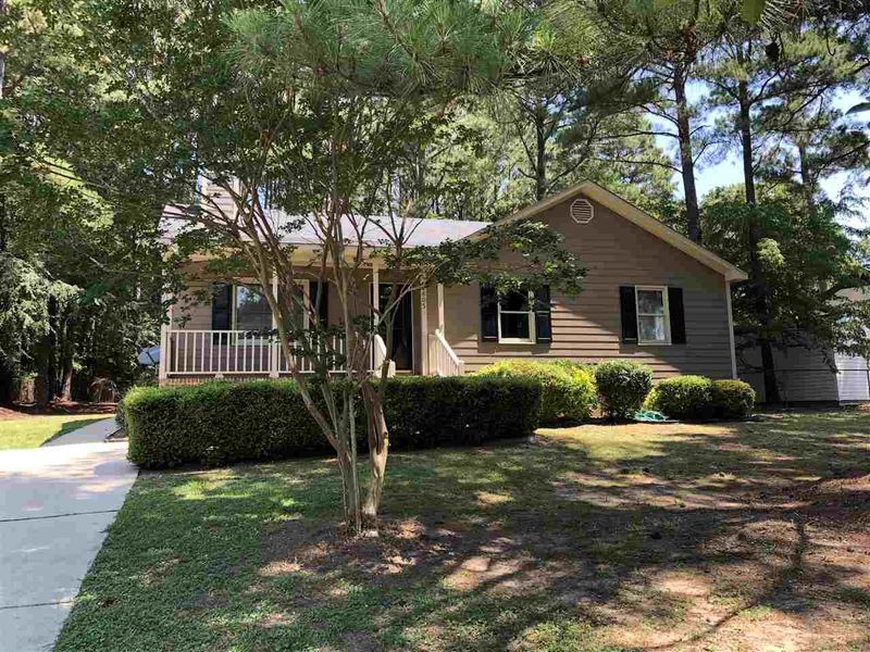 2805 Brittany Dr, Clayton, NC 27520