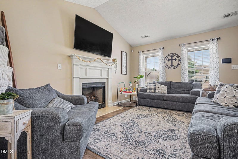 2805 Franzia Dr, Fayetteville, NC 28306