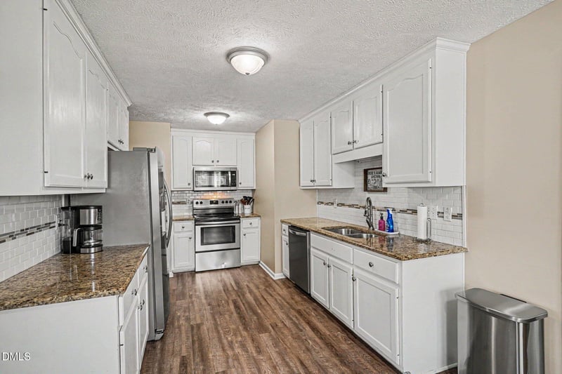 2805 Franzia Dr, Fayetteville, NC 28306