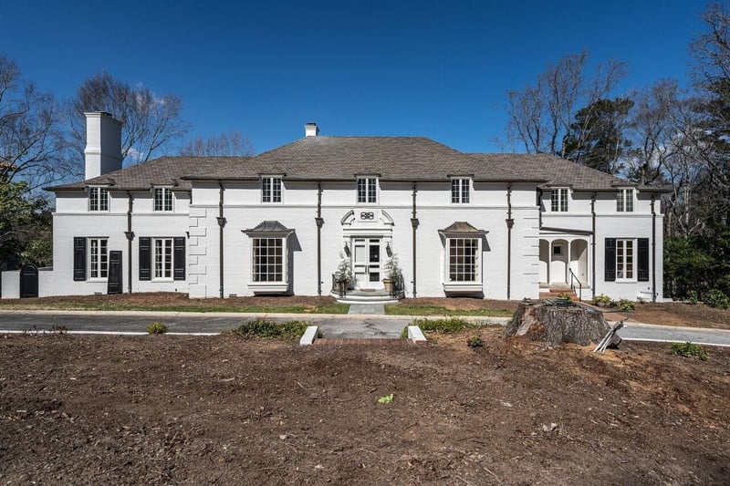 2805 Lakeview Dr, Raleigh, NC 27609
