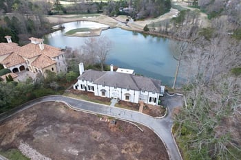2805 Lakeview Dr, Raleigh, NC 27609