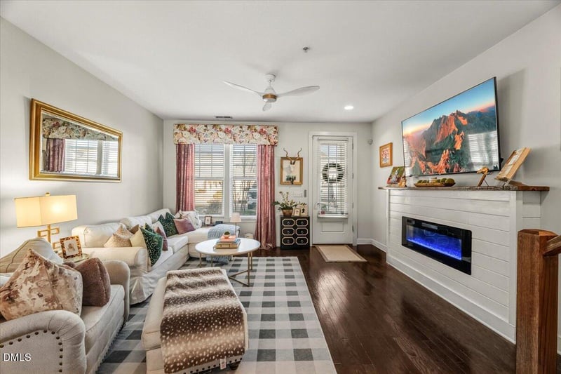 2806 Bedford Green Dr #102, Raleigh, NC 27604