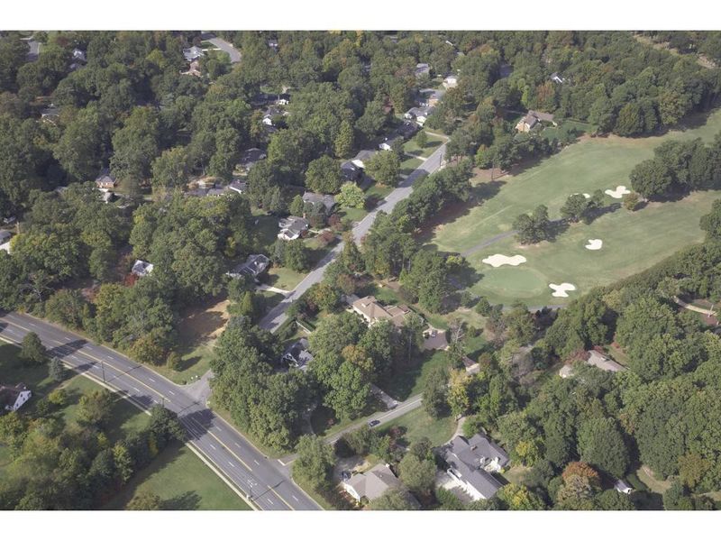 2806 S Fairway Dr, Burlington, NC 27215