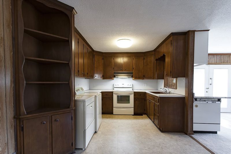 2806 Fairway Dr, Raleigh, NC 27603