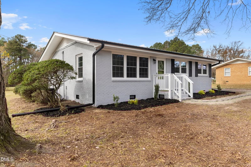 2806 Kendale Dr, Sanford, NC 27332