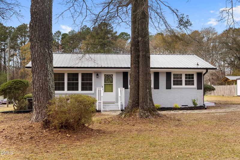 2806 Kendale Dr, Sanford, NC 27332