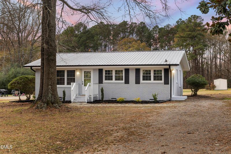 2806 Kendale Dr, Sanford, NC 27332
