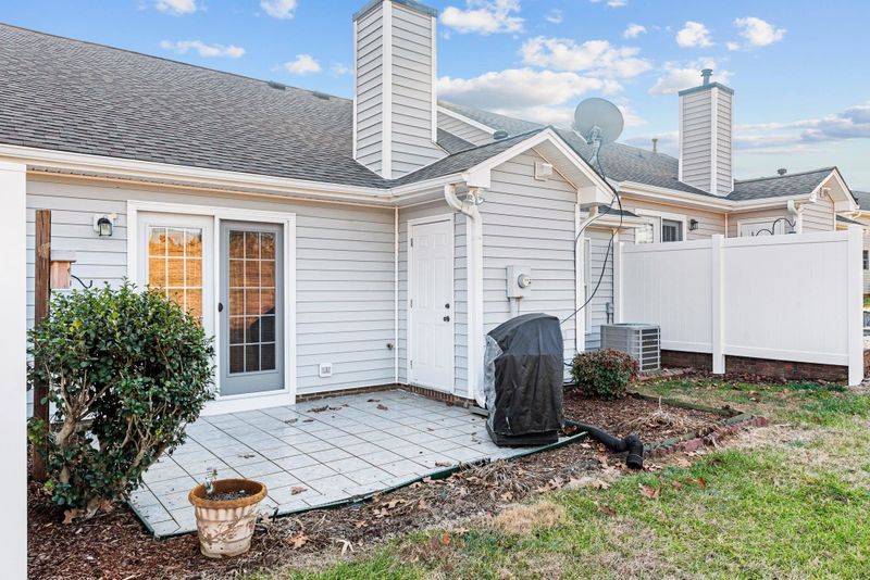 2806 E Maple Ave #B, Burlington, NC 27215