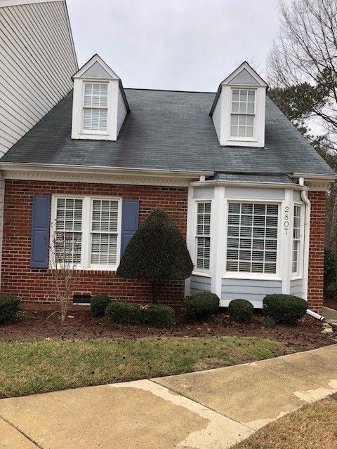 2807 Bedfordshire Ct, Raleigh, NC 27604