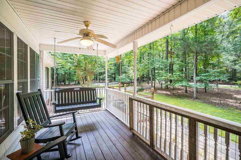 2807 Summerwind Rd, Chapel Hill, NC 27516