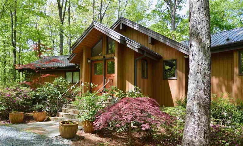 2807 Winningham Rd, Chapel Hill, NC 27516