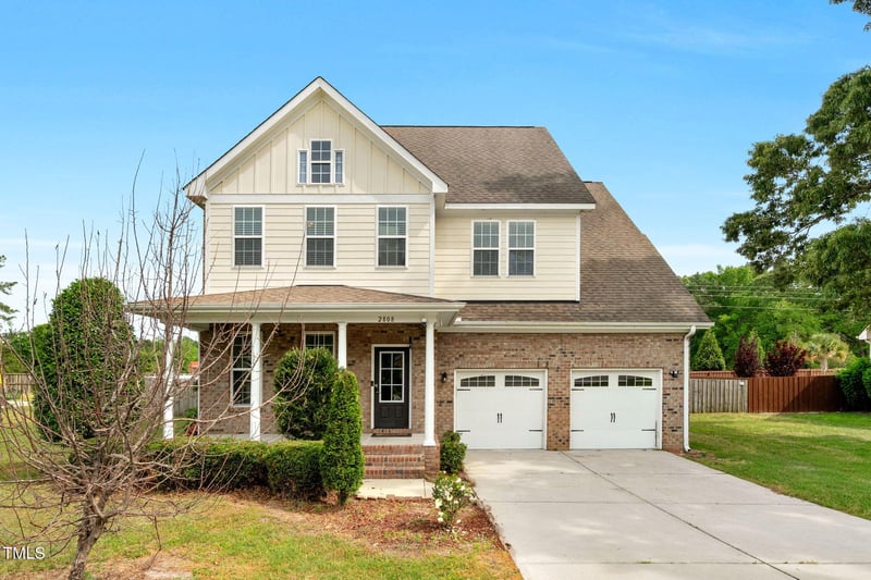 2808 Sand Trap Ln, Hope Mills, NC 28348