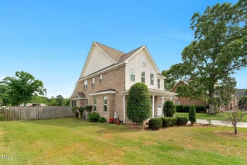 2808 Sand Trap Ln, Hope Mills, NC 28348