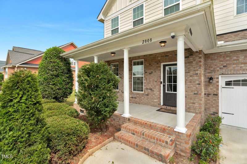 2808 Sand Trap Ln, Hope Mills, NC 28348