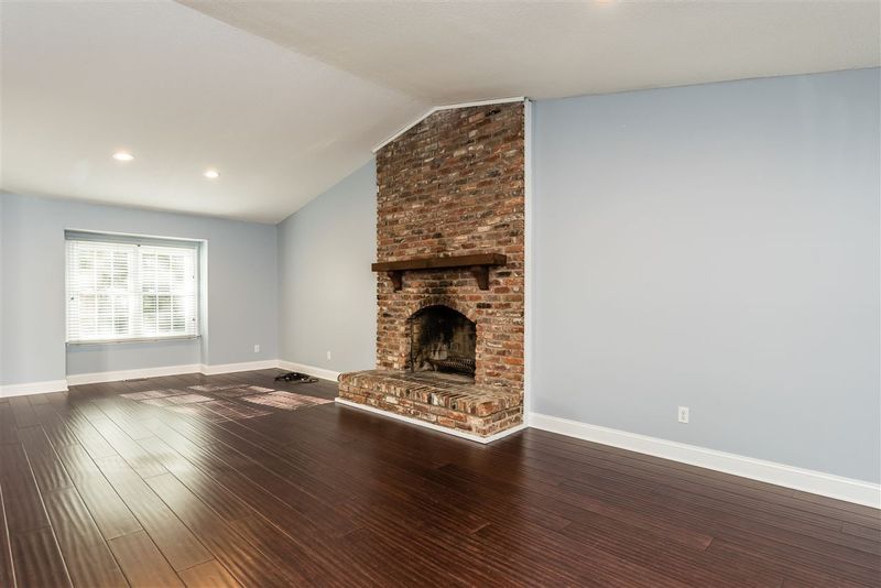 2808 Steeplechase Ct, Raleigh, NC 27613