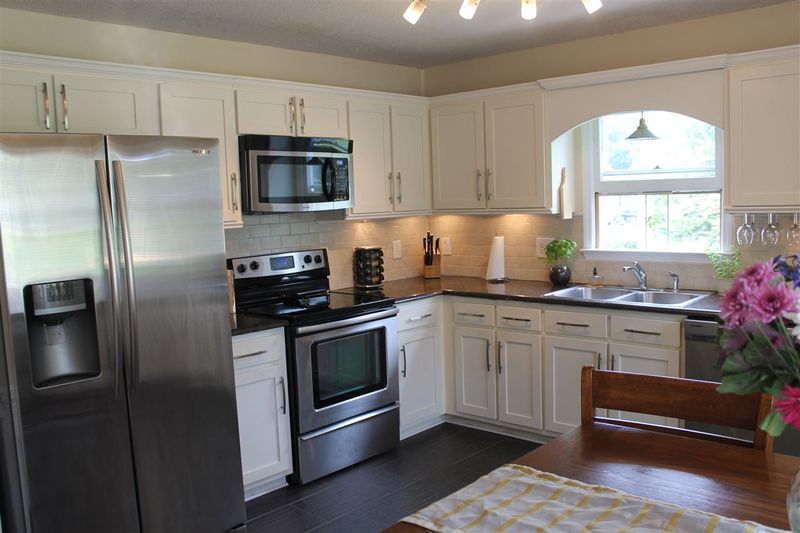 2808 Thurrock Dr, Apex, NC 27539