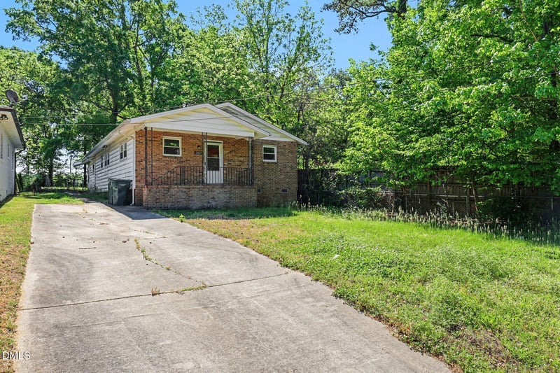 2809 Beechwood Dr, Durham, NC 27707
