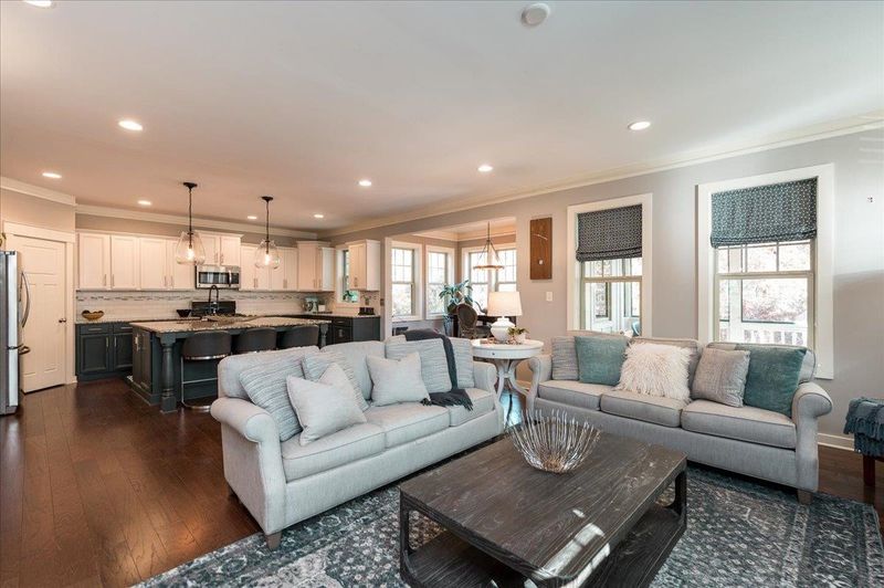 2809 Cameron Pond Dr, Cary, NC 27519