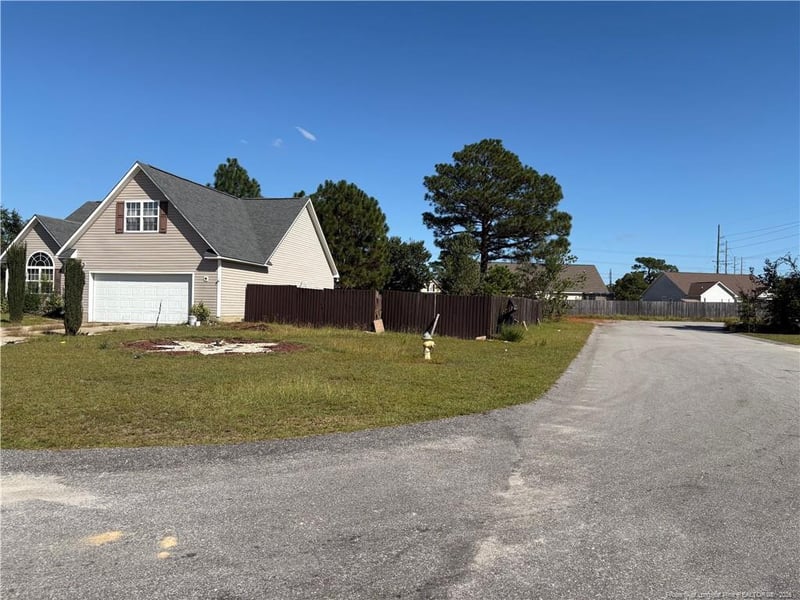 2809 Carabid Ct, Hope Mills, NC 28348