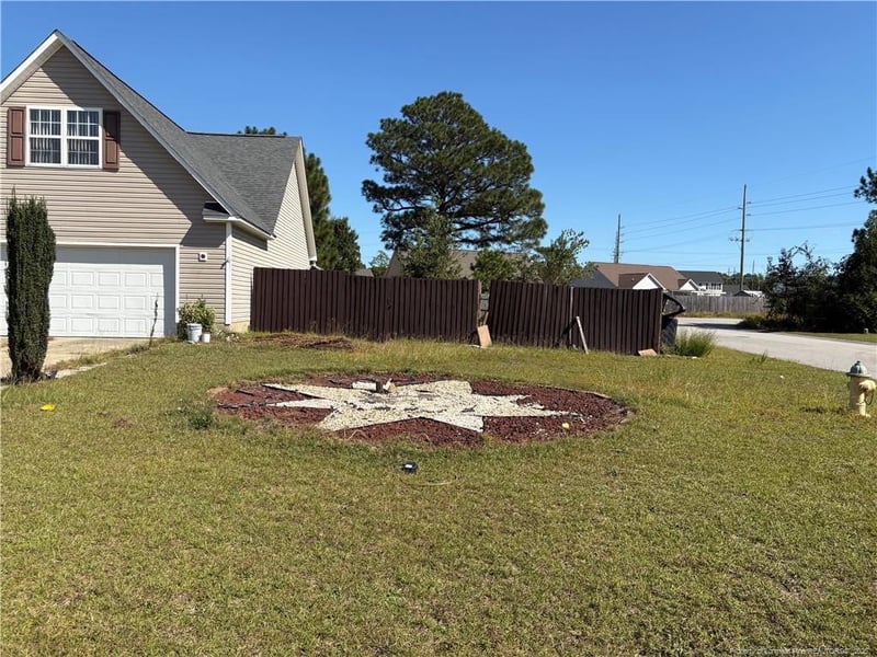 2809 Carabid Ct, Hope Mills, NC 28348