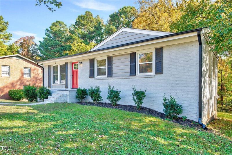 2809 Newark Dr, Raleigh, NC 27610