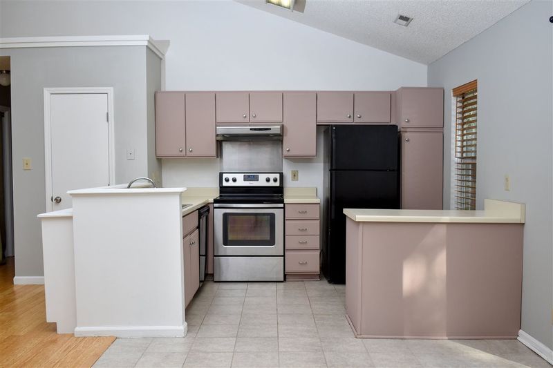 2809 Pinetree Ct, Durham, NC 27705