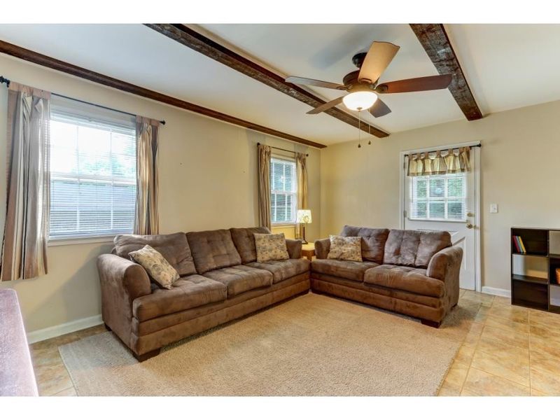 2809 Regent Park Ln, Burlington, NC 27217