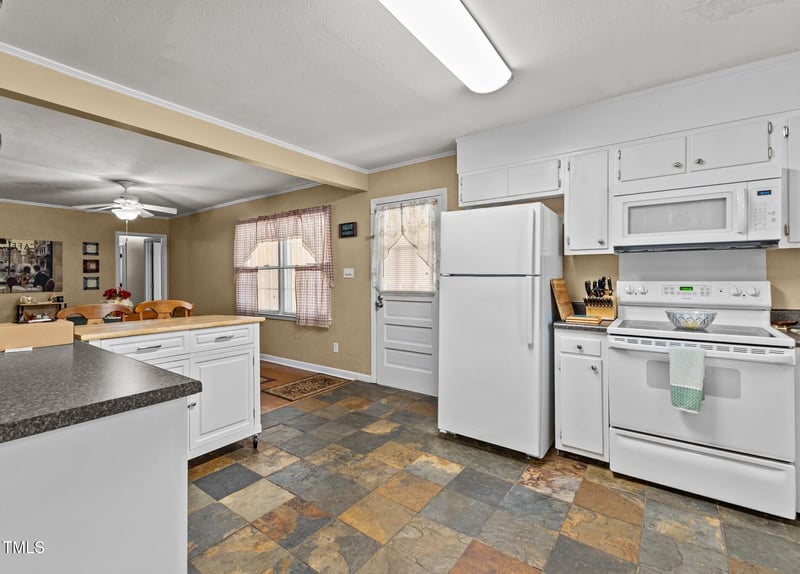 2809 Skycrest Dr, Fayetteville, NC 28304