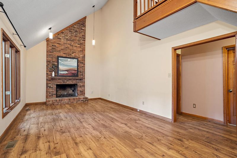 2809 Steeplechase Dr, Raleigh, NC 27613