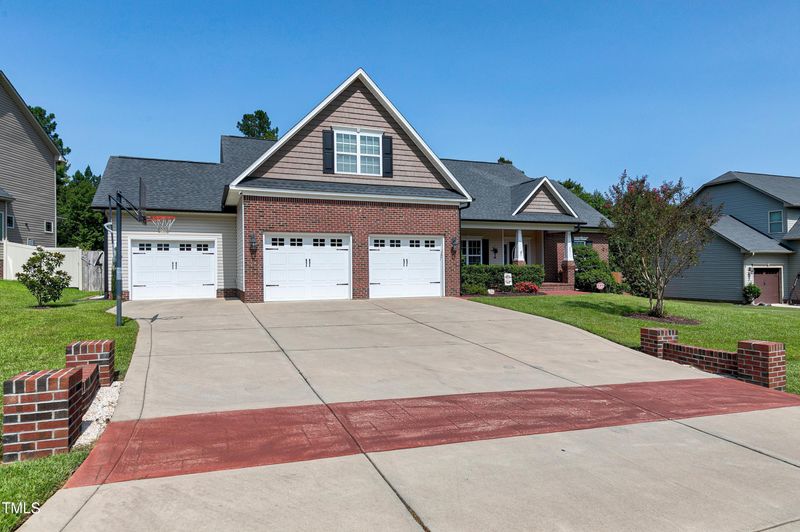 281 Summit Overlook Dr, Clayton, NC 27527