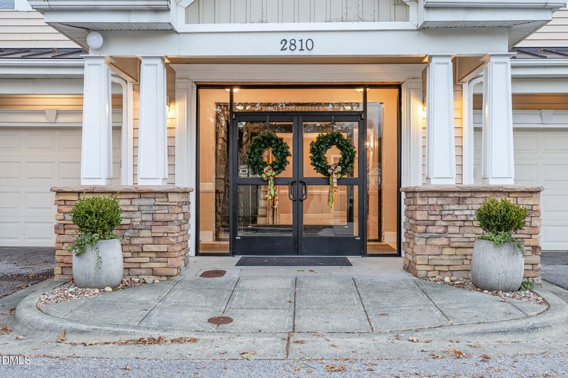 2810 Bedford Green Dr #207, Raleigh, NC 27604