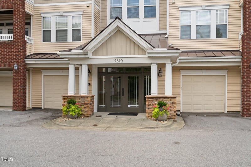 2810 Bedford Green Dr #300, Raleigh, NC 27604