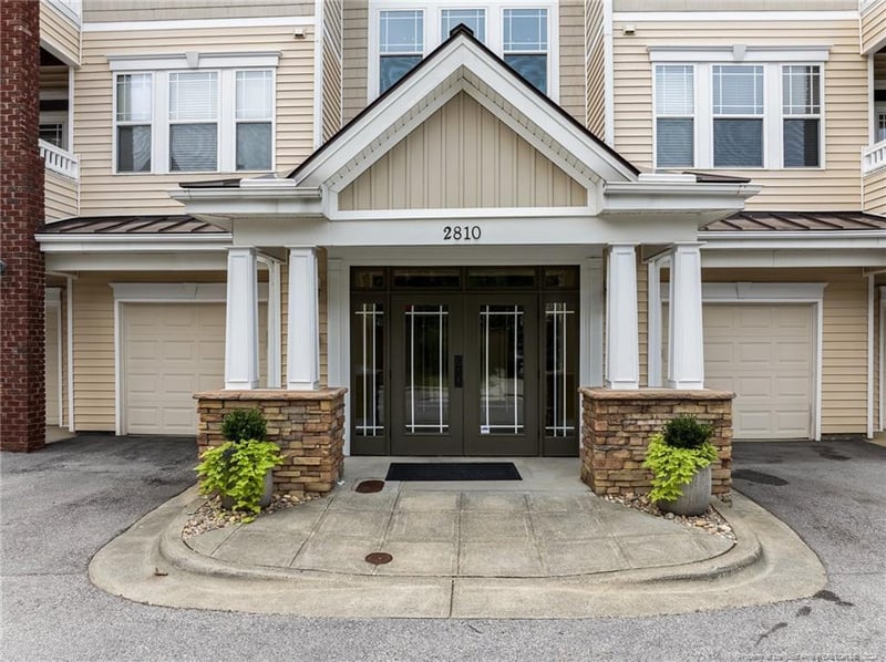 2810 Bedford Green Dr #304, Raleigh, NC 27604