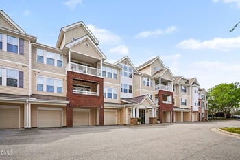 2810 Bedford Green Dr #305, Raleigh, NC 27604