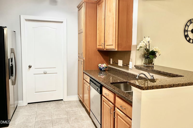 2810 Bedford Green Dr #305, Raleigh, NC 27604