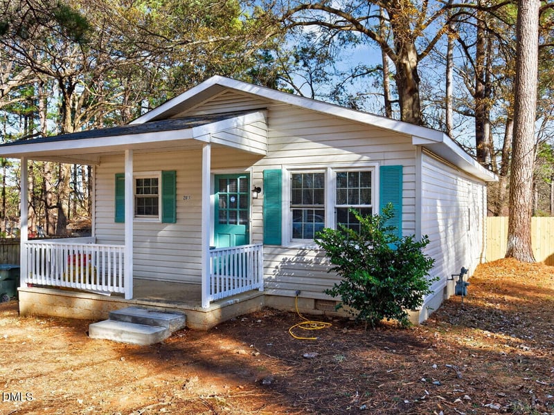 2811 Club Plaza Rd, Raleigh, NC 27603