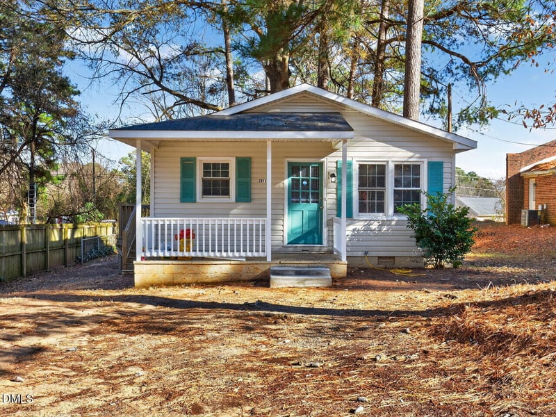 2811 Club Plaza Rd, Raleigh, NC 27603