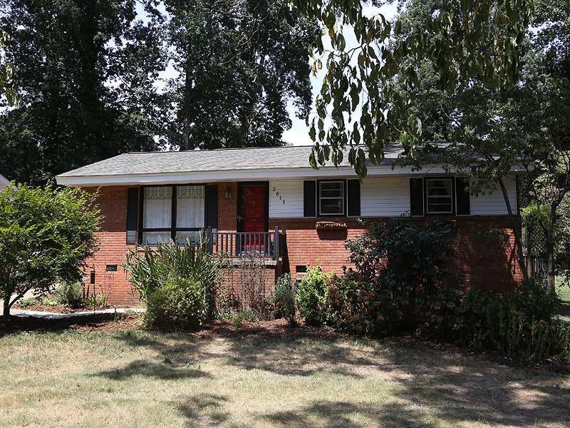 2811 Fordham Ln, Raleigh, NC 27604