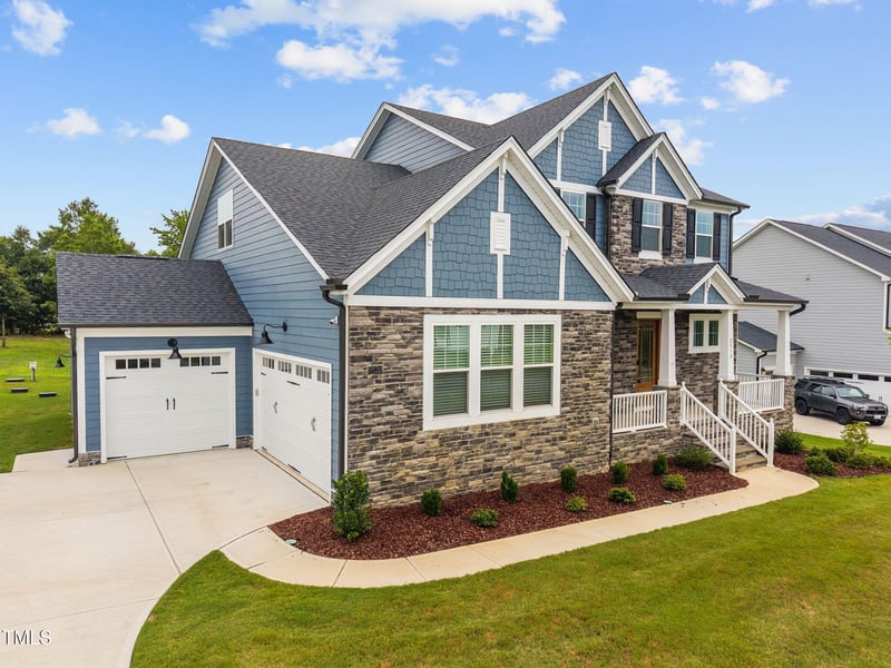 2812 Arrowsmith Dr, Fuquay Varina, NC 27526