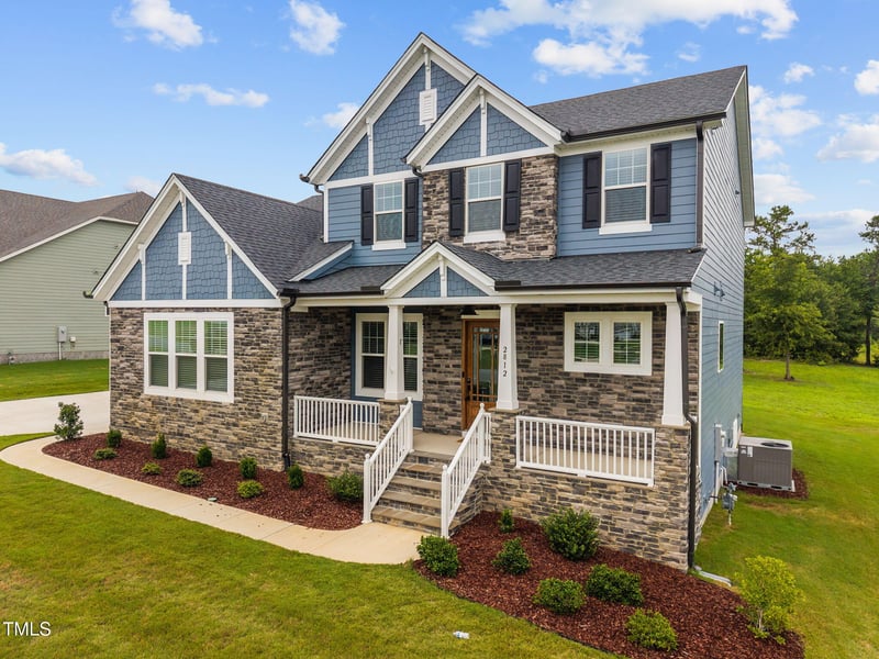 2812 Arrowsmith Dr, Fuquay Varina, NC 27526